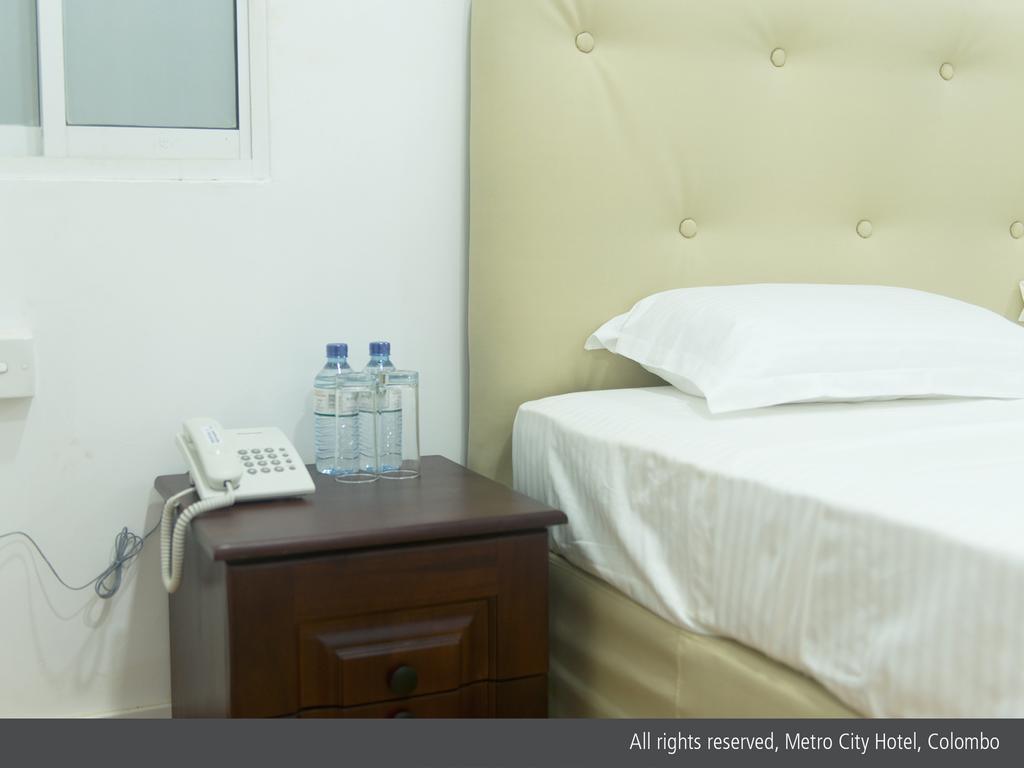 Metro City Hotel Kolombo Bagian luar foto