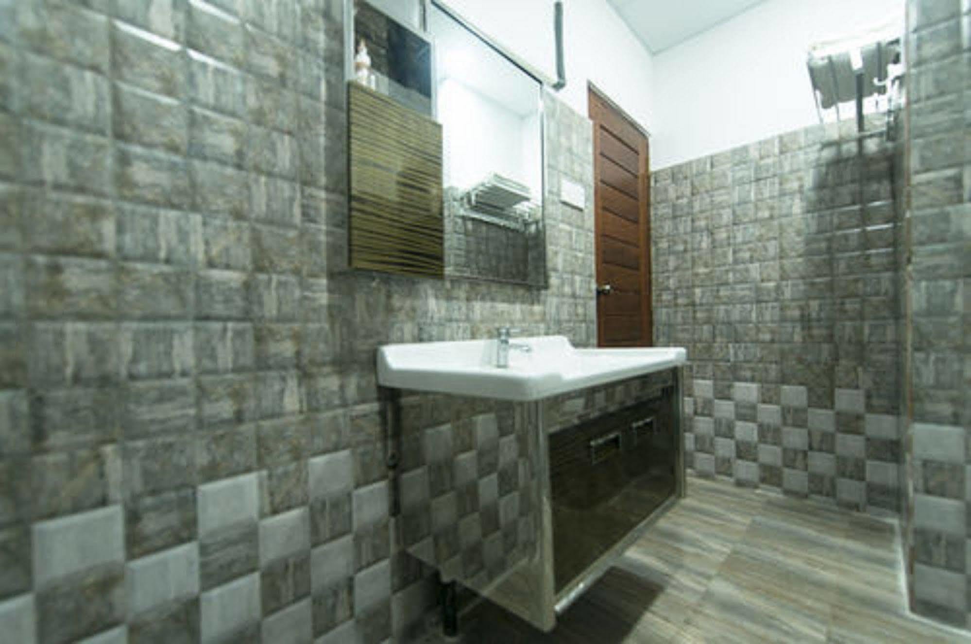 Metro City Hotel Kolombo Bagian luar foto