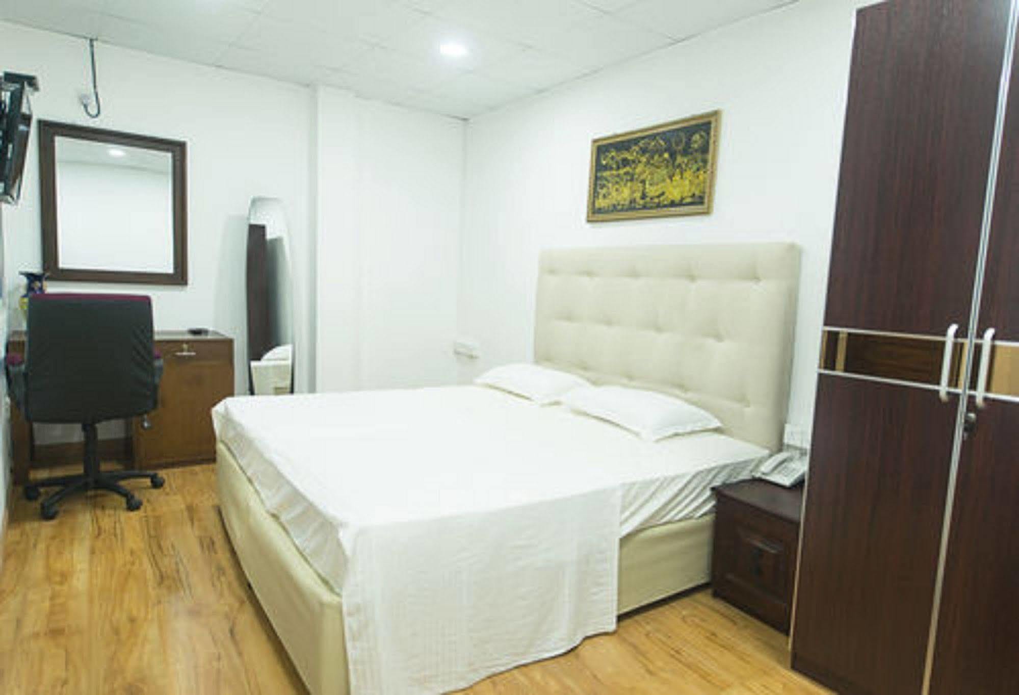 Metro City Hotel Kolombo Bagian luar foto